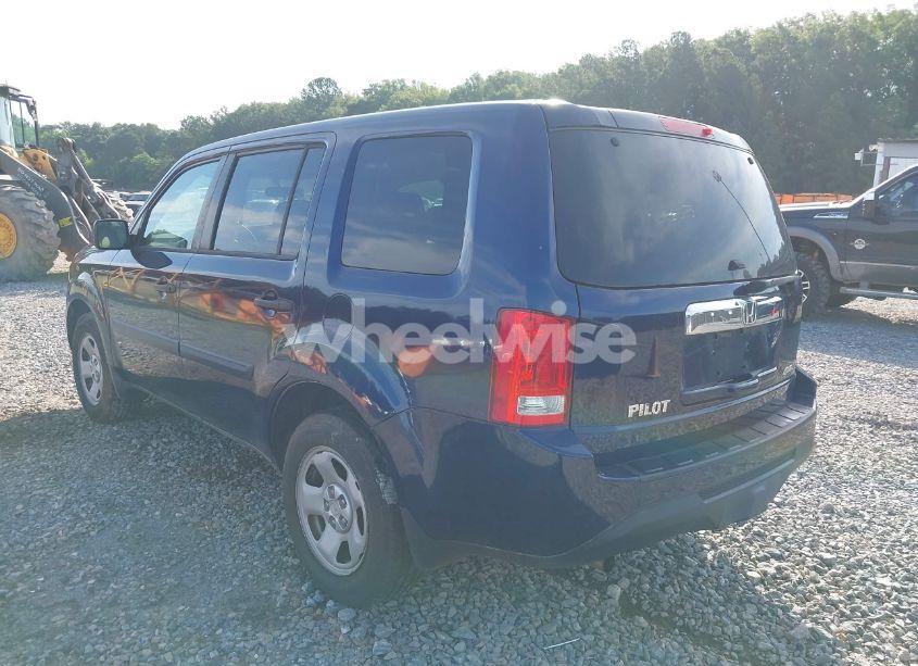 Photo 3 of 2015 Honda Pilot LX (VIN 5FNYF4H22FB007587)