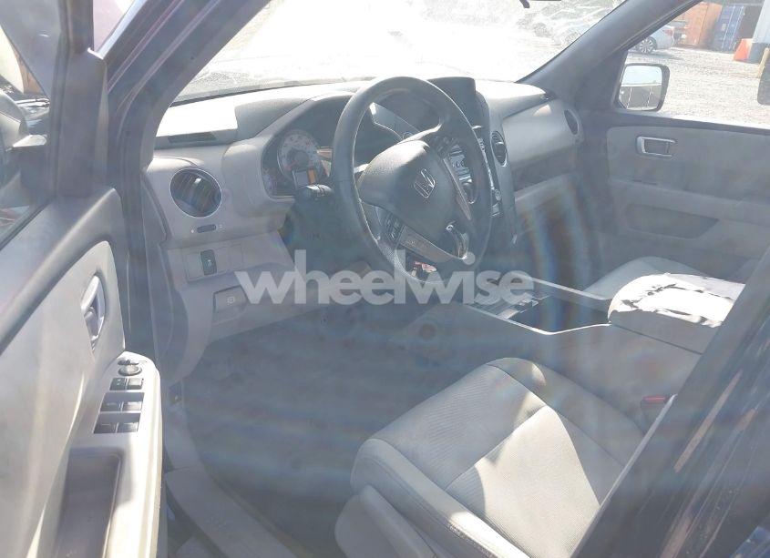 Photo 5 of 2015 Honda Pilot LX (VIN 5FNYF4H22FB007587)