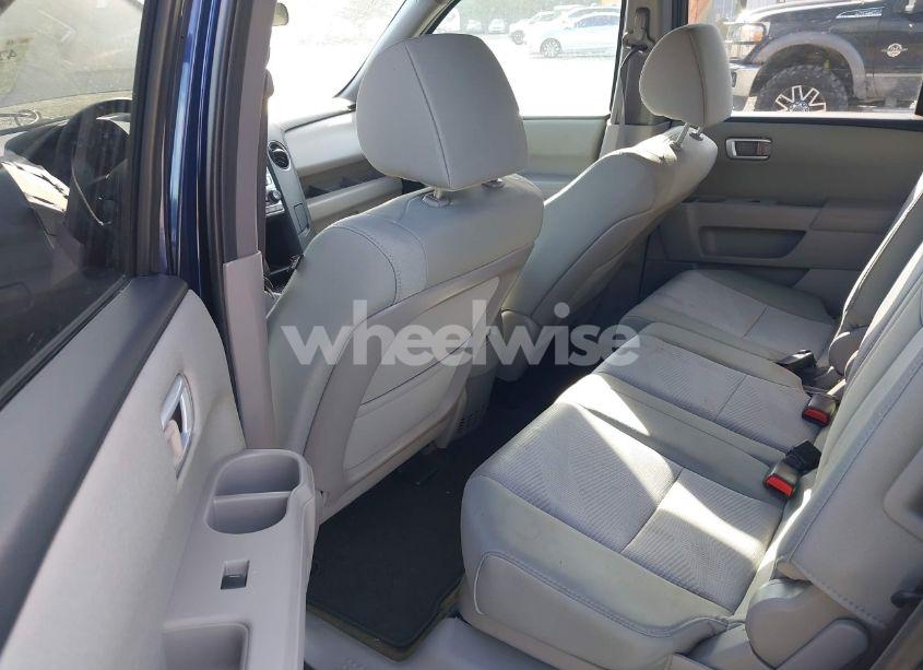 Photo 8 of 2015 Honda Pilot LX (VIN 5FNYF4H22FB007587)