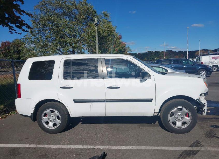 Photo 13 of 2015 Honda Pilot LX (VIN 5FNYF4H22FB062198)