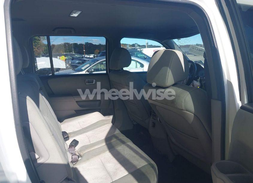 Photo 8 of 2015 Honda Pilot LX (VIN 5FNYF4H22FB062198)