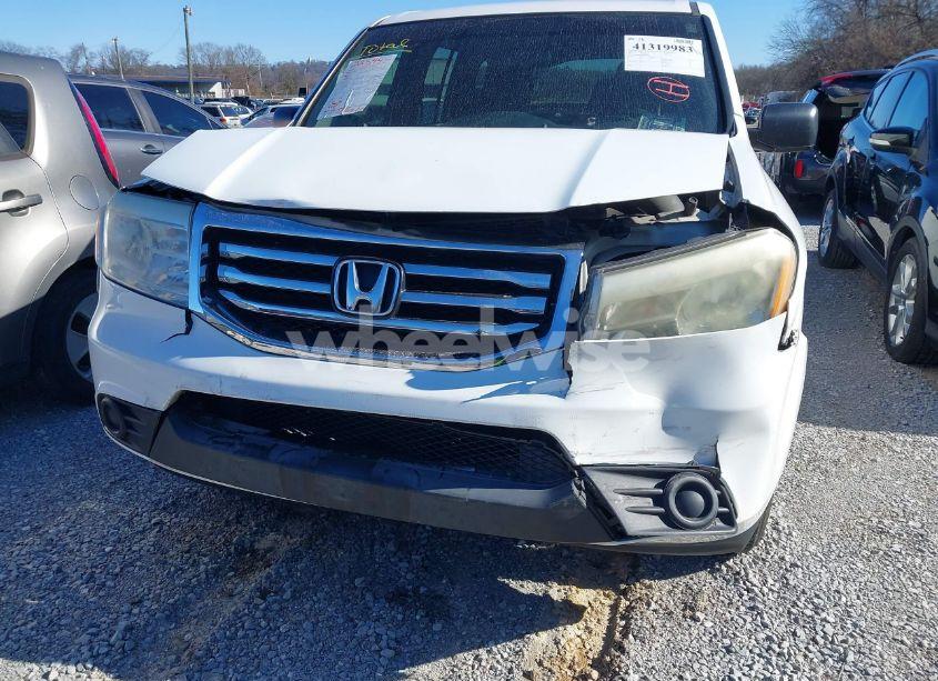Photo 12 of 2015 Honda Pilot LX (VIN 5FNYF4H22FB062220)