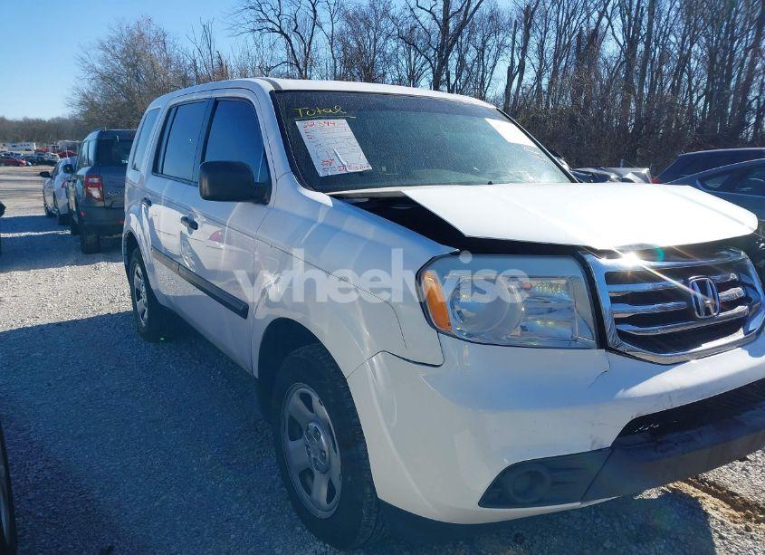 Photo 13 of 2015 Honda Pilot LX (VIN 5FNYF4H22FB062220)
