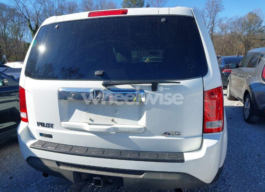 Photo 16 of 2015 Honda Pilot LX (VIN 5FNYF4H22FB062220)