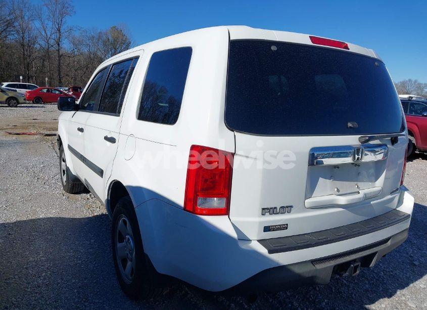 Photo 3 of 2015 Honda Pilot LX (VIN 5FNYF4H22FB062220)