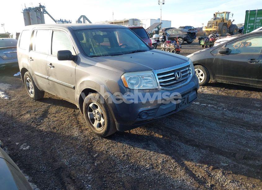 2015 Honda Pilot LX (VIN 5FNYF4H22FB077526) main photo