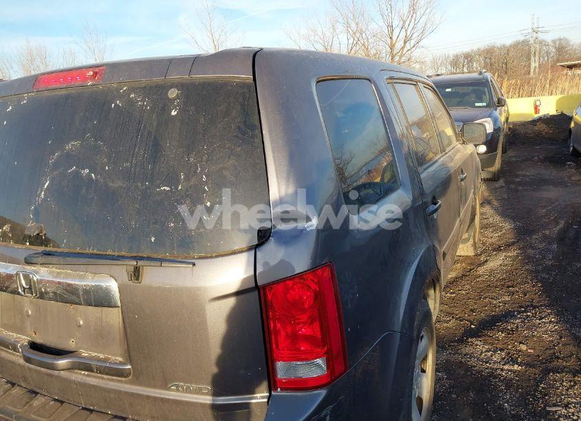 Photo 19 of 2015 Honda Pilot LX (VIN 5FNYF4H22FB077526)