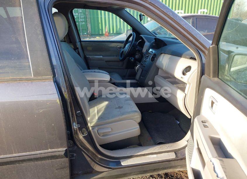 Photo 5 of 2015 Honda Pilot LX (VIN 5FNYF4H22FB077526)