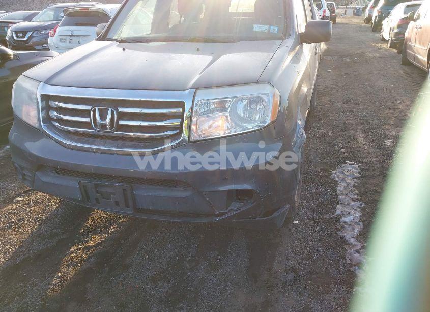 Photo 6 of 2015 Honda Pilot LX (VIN 5FNYF4H22FB077526)