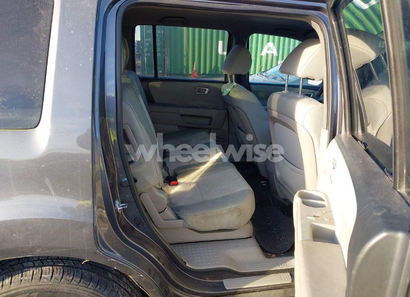 Photo 8 of 2015 Honda Pilot LX (VIN 5FNYF4H22FB077526)