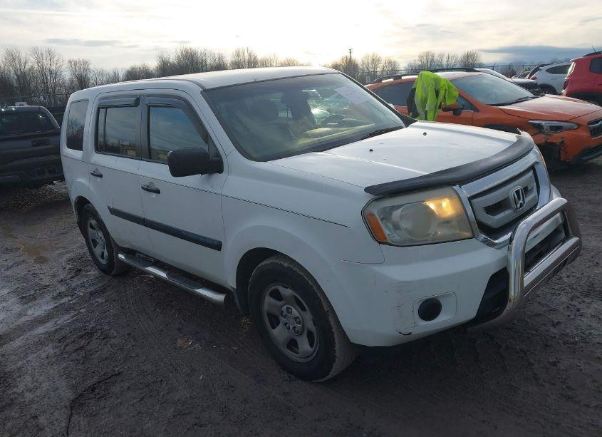 2010 Honda Pilot LX (VIN 5FNYF4H23AB006330) main photo