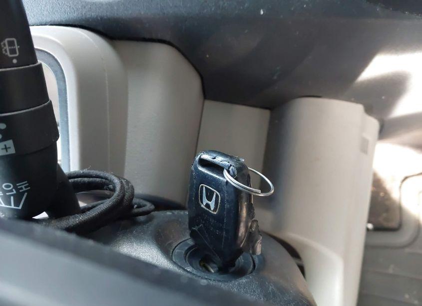 Photo 11 of 2010 Honda Pilot LX (VIN 5FNYF4H23AB006330)