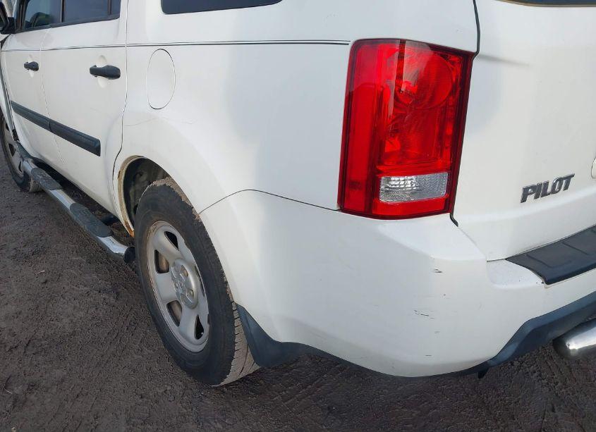 Photo 16 of 2010 Honda Pilot LX (VIN 5FNYF4H23AB006330)