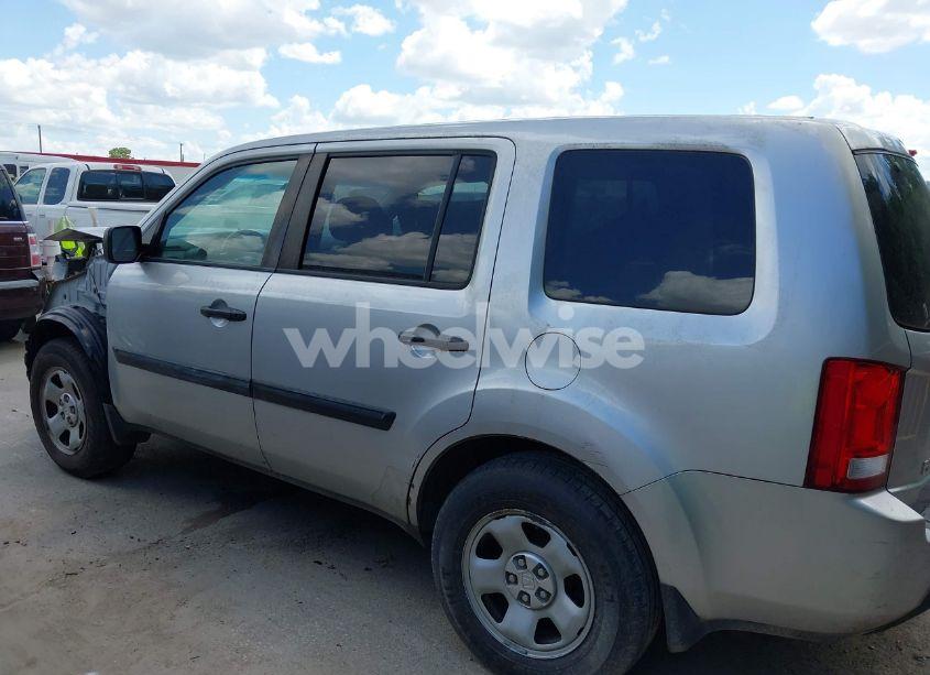 Photo 14 of 2011 Honda Pilot LX (VIN 5FNYF4H23BB088481)