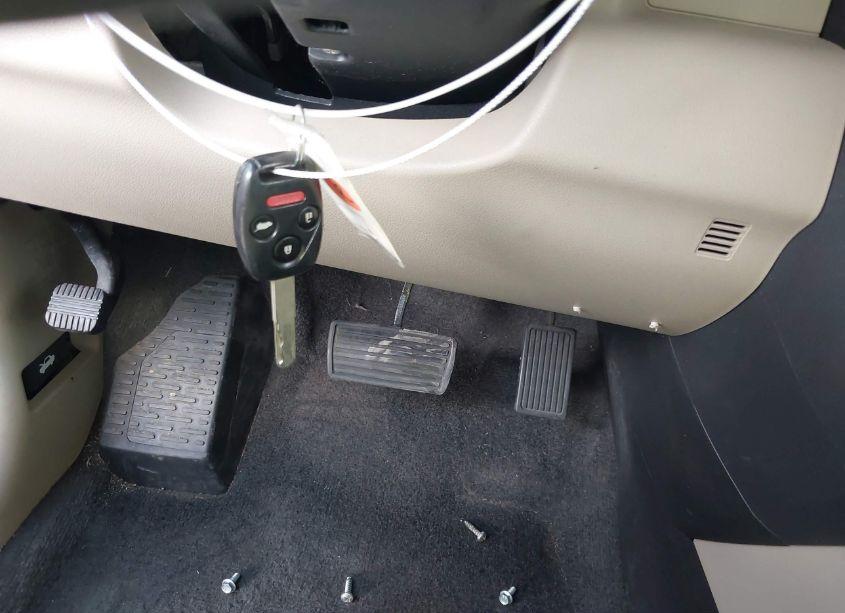 Photo 11 of 2011 Honda Pilot LX (VIN 5FNYF4H23BB101763)