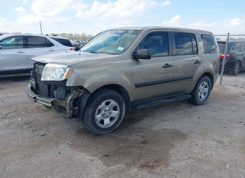 Photo 2 of 2011 Honda Pilot LX (VIN 5FNYF4H23BB101763)