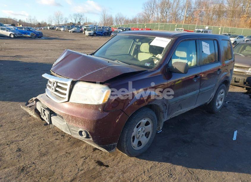 Photo 2 of 2013 Honda Pilot LX (VIN 5FNYF4H23DB074986)