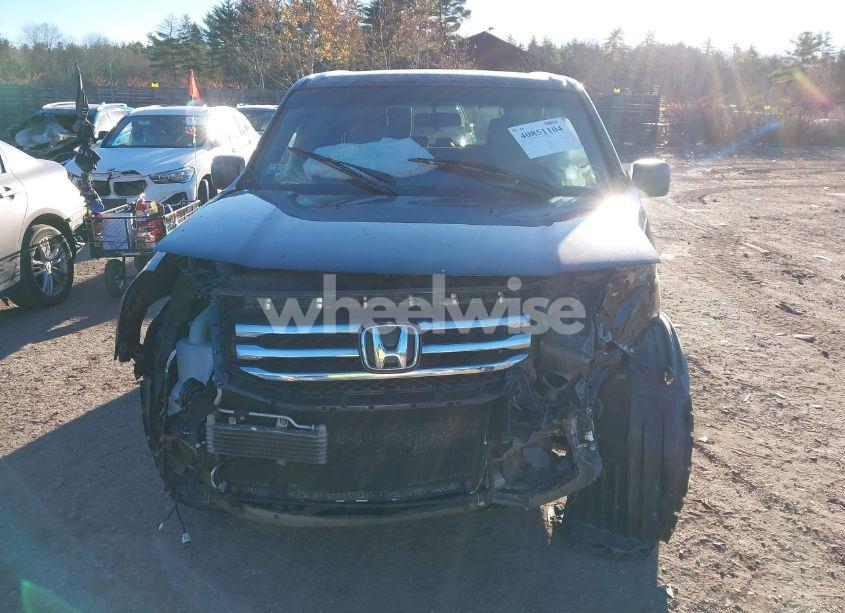 Photo 13 of 2015 Honda Pilot LX (VIN 5FNYF4H23FB044468)