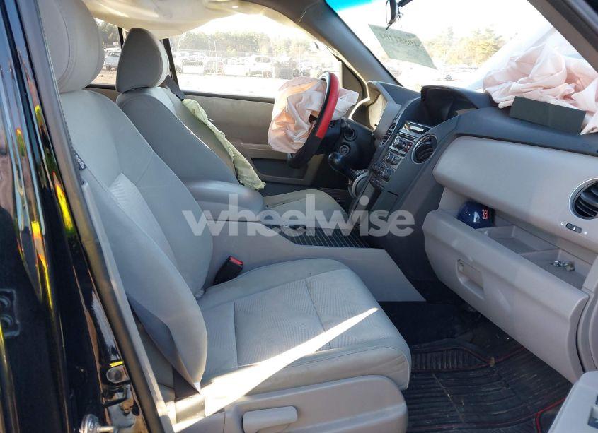 Photo 5 of 2015 Honda Pilot LX (VIN 5FNYF4H23FB044468)