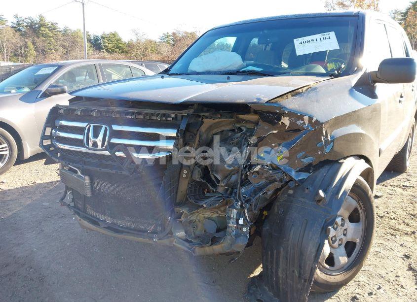 Photo 6 of 2015 Honda Pilot LX (VIN 5FNYF4H23FB044468)