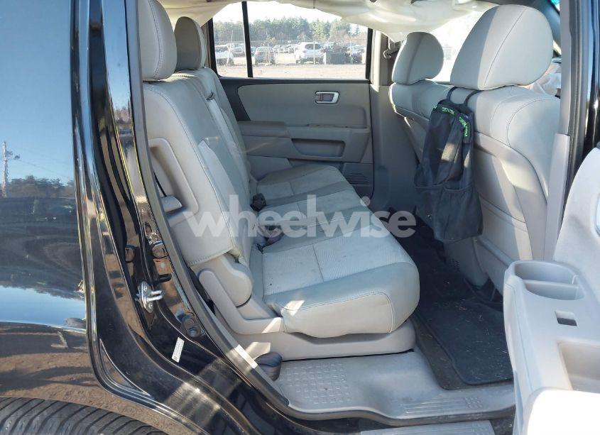 Photo 8 of 2015 Honda Pilot LX (VIN 5FNYF4H23FB044468)