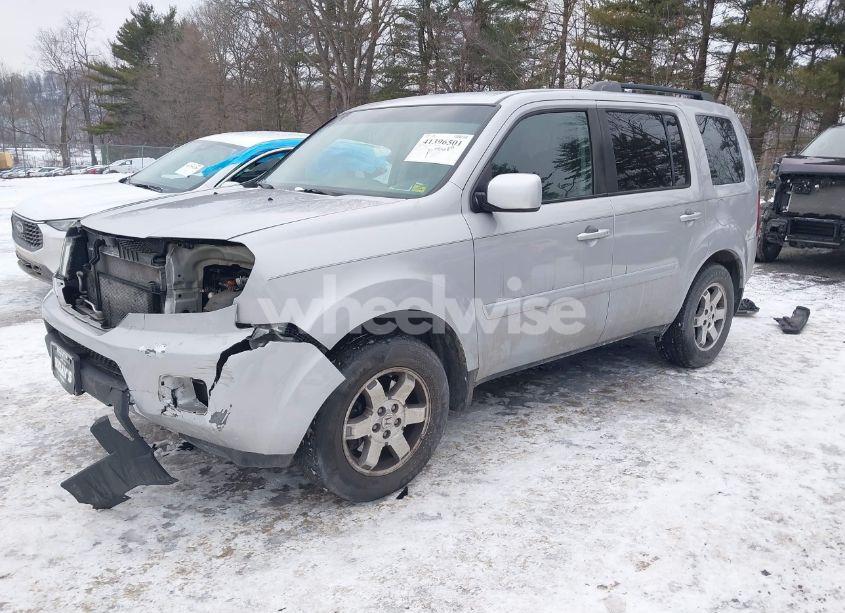 Photo 2 of 2010 Honda Pilot LX (VIN 5FNYF4H24AB036291)