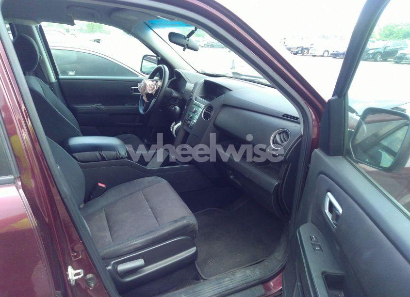 Photo 5 of 2011 Honda Pilot LX (VIN 5FNYF4H24BB018164)