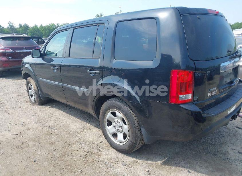Photo 3 of 2013 Honda Pilot LX (VIN 5FNYF4H24DB051250)