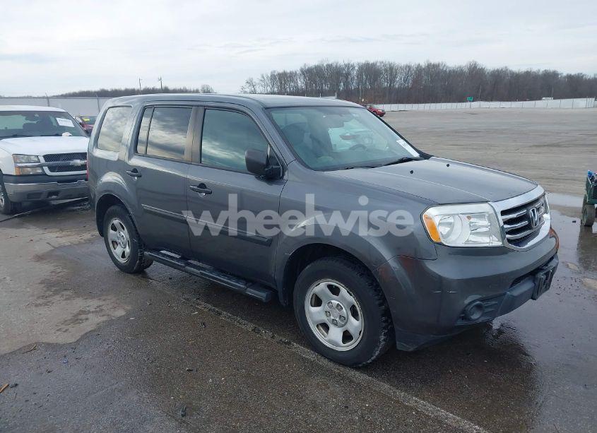 2013 Honda Pilot LX (VIN 5FNYF4H24DB062197) main photo