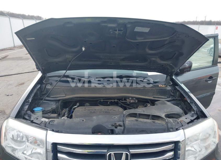 Photo 10 of 2013 Honda Pilot LX (VIN 5FNYF4H24DB062197)
