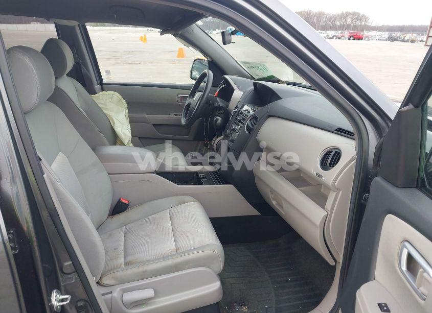 Photo 5 of 2013 Honda Pilot LX (VIN 5FNYF4H24DB062197)