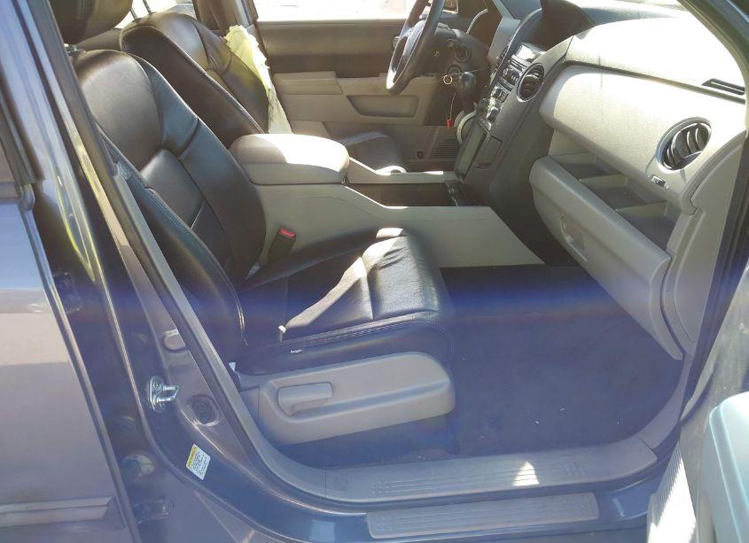 Photo 5 of 2014 Honda Pilot LX (VIN 5FNYF4H24EB017066)