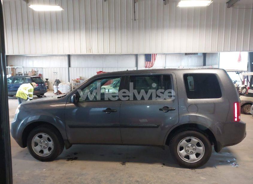 Photo 14 of 2015 Honda Pilot LX (VIN 5FNYF4H24FB015111)