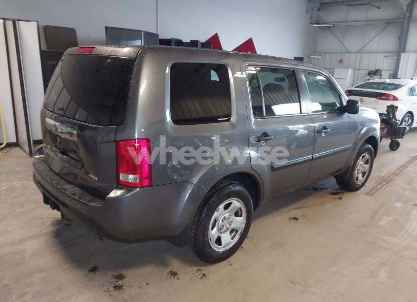 Photo 4 of 2015 Honda Pilot LX (VIN 5FNYF4H24FB015111)