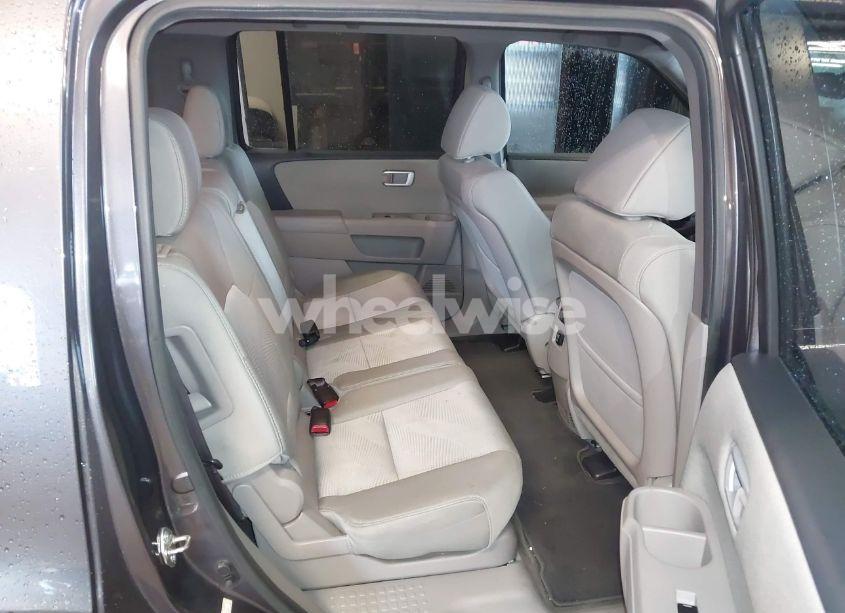 Photo 8 of 2015 Honda Pilot LX (VIN 5FNYF4H24FB015111)