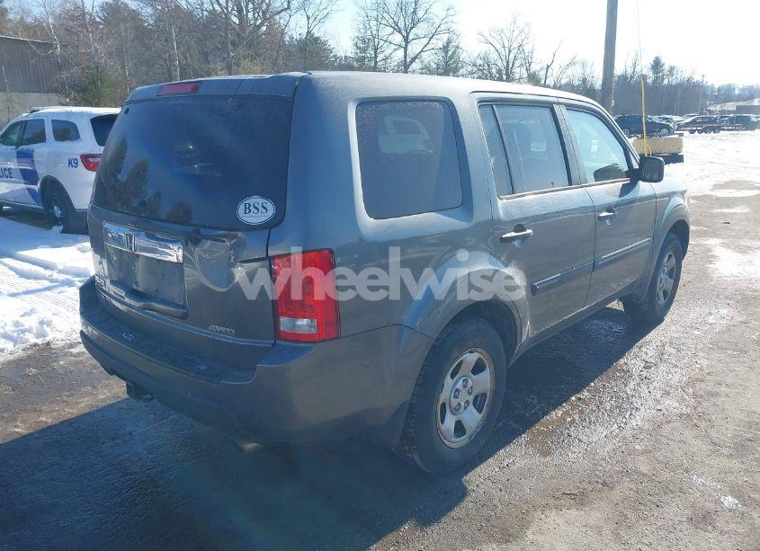 Photo 4 of 2010 Honda Pilot LX (VIN 5FNYF4H25AB012615)