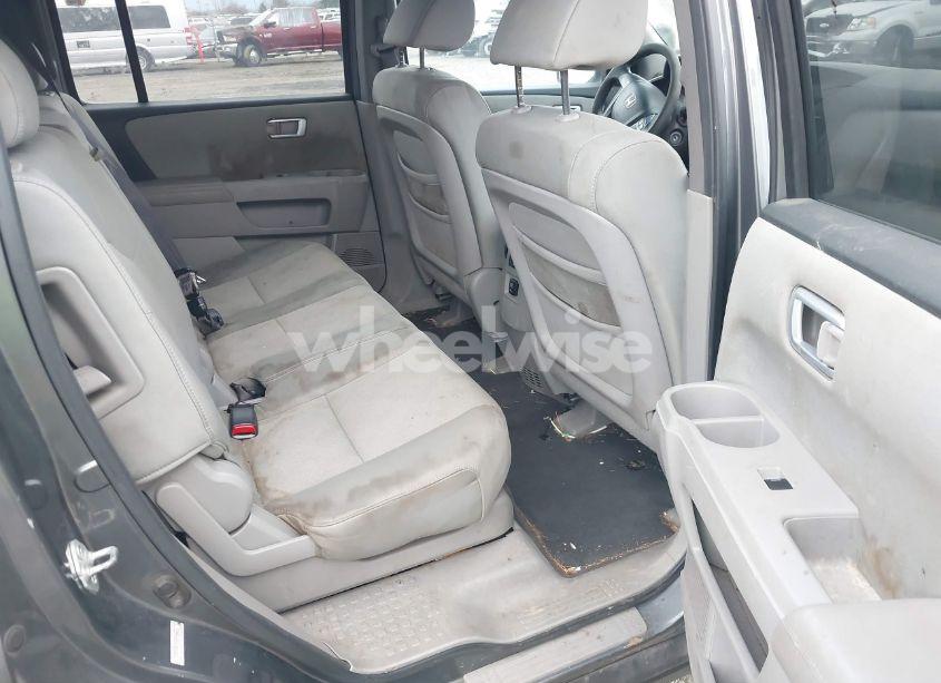 Photo 8 of 2011 Honda Pilot LX (VIN 5FNYF4H25BB006931)