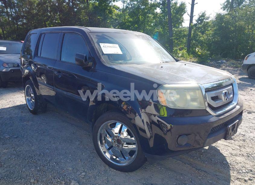 2011 Honda Pilot LX (VIN 5FNYF4H25BB046118) main photo