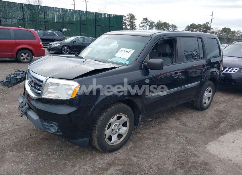 Photo 2 of 2014 Honda Pilot LX (VIN 5FNYF4H25EB015472)