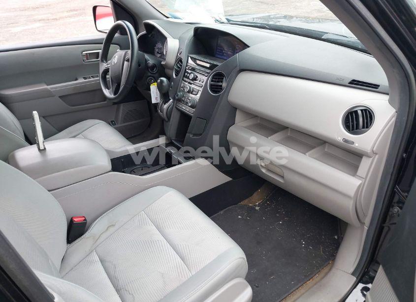 Photo 5 of 2014 Honda Pilot LX (VIN 5FNYF4H25EB015472)