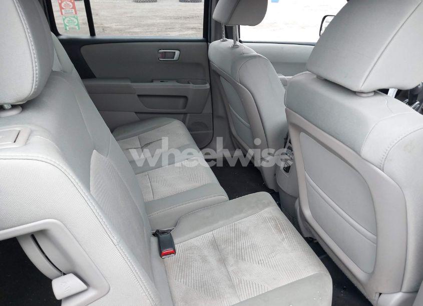 Photo 8 of 2014 Honda Pilot LX (VIN 5FNYF4H25EB015472)