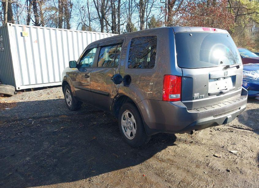 Photo 3 of 2014 Honda Pilot LX (VIN 5FNYF4H25EB036726)
