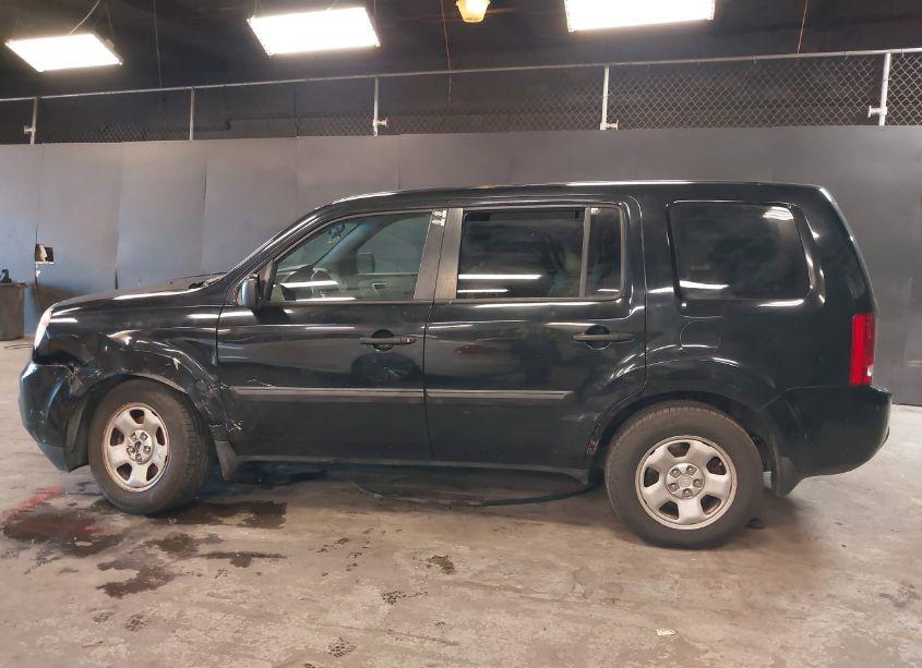 Photo 14 of 2015 Honda Pilot LX (VIN 5FNYF4H25FB044455)