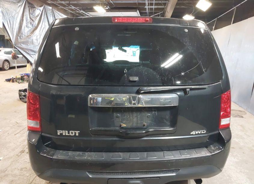 Photo 16 of 2015 Honda Pilot LX (VIN 5FNYF4H25FB044455)