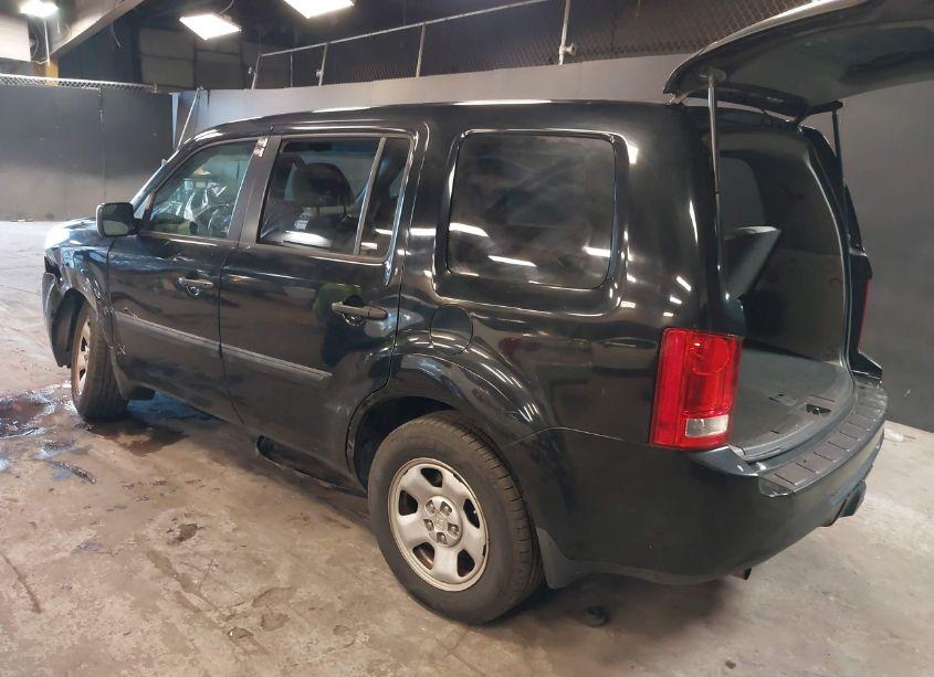 Photo 3 of 2015 Honda Pilot LX (VIN 5FNYF4H25FB044455)