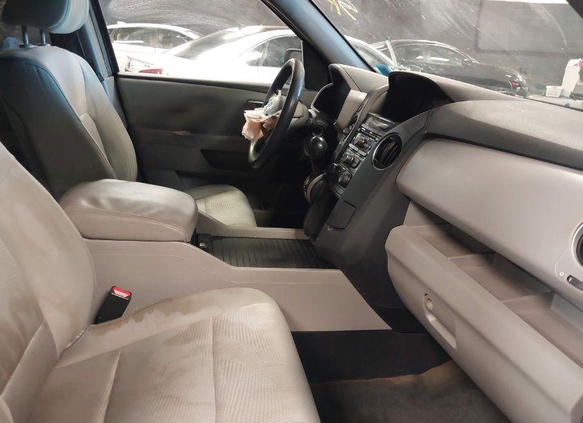 Photo 5 of 2015 Honda Pilot LX (VIN 5FNYF4H25FB044455)