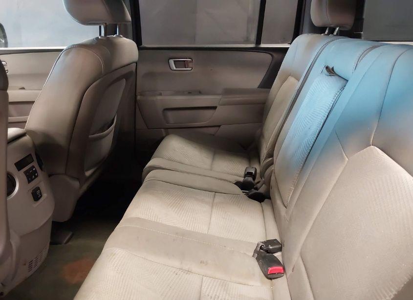 Photo 8 of 2015 Honda Pilot LX (VIN 5FNYF4H25FB044455)