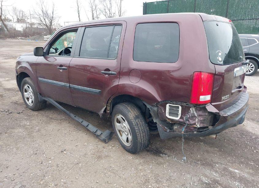 Photo 3 of 2015 Honda Pilot LX (VIN 5FNYF4H25FB068626)