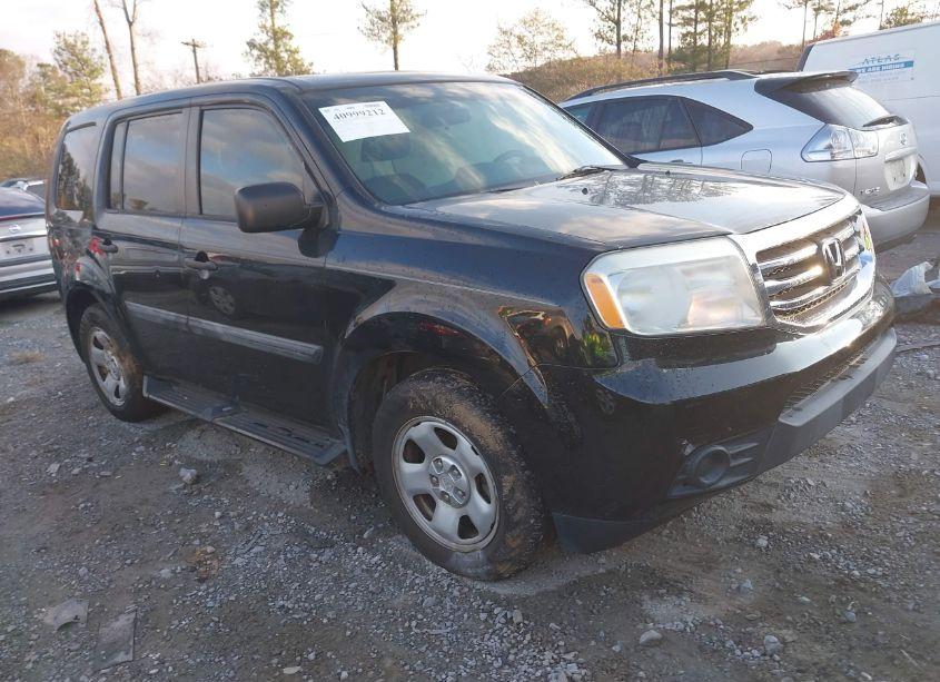 2015 Honda Pilot LX (VIN 5FNYF4H25FB069856) main photo
