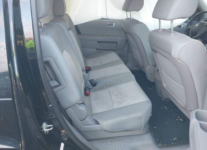 Photo 8 of 2015 Honda Pilot LX (VIN 5FNYF4H25FB069856)